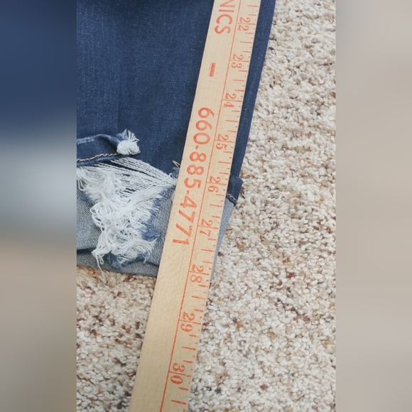 Holding You So Tight Womens distressed button fly cuff jeans NWT size 11/29 - Picture 11 of 12